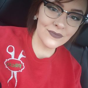 Meet your Posher, Alicia